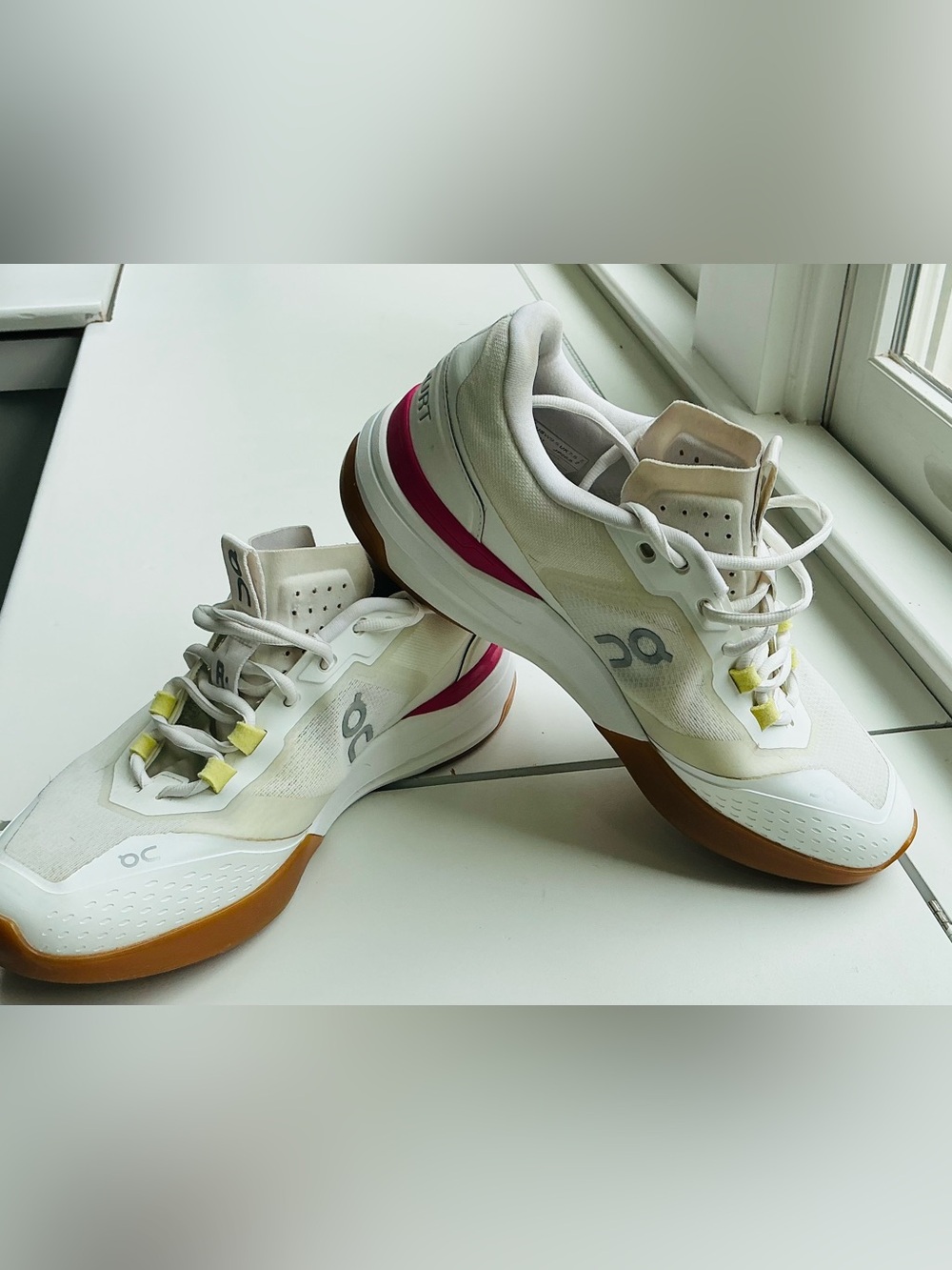 On Running Tennis shoes